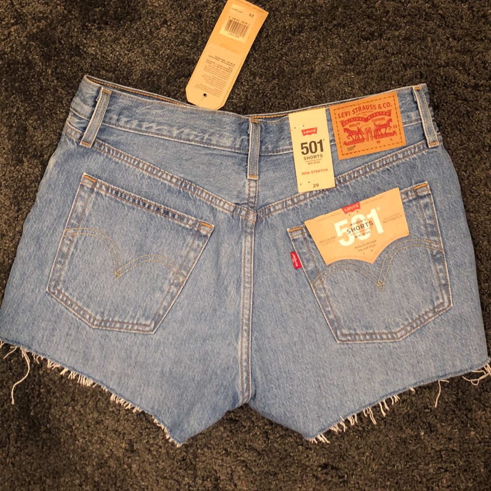 Levi’s Shorts - Picture 2 of 4